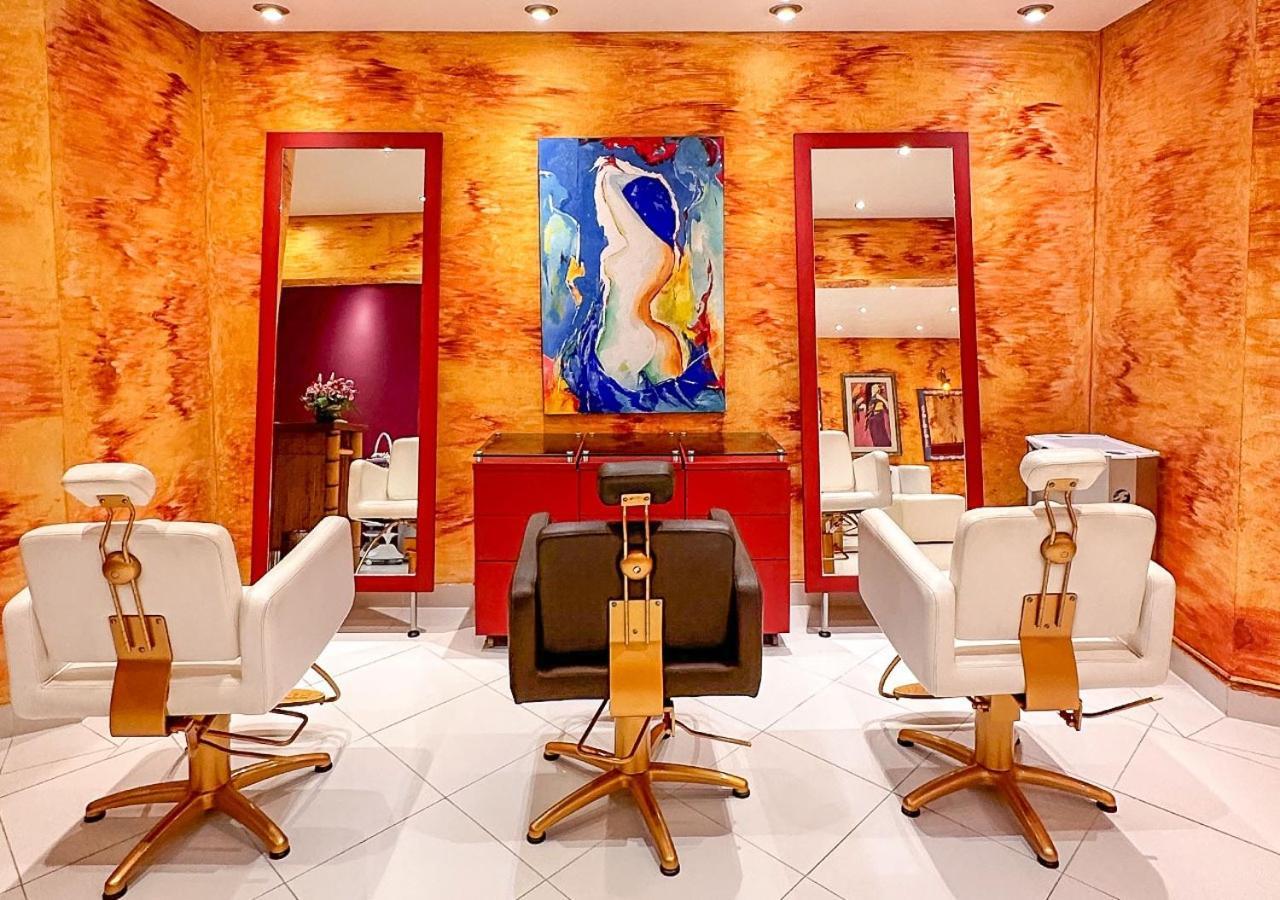 Dpny Beach Hotel & Spa Ilhabela Eksteriør bilde A hair salon in the United States