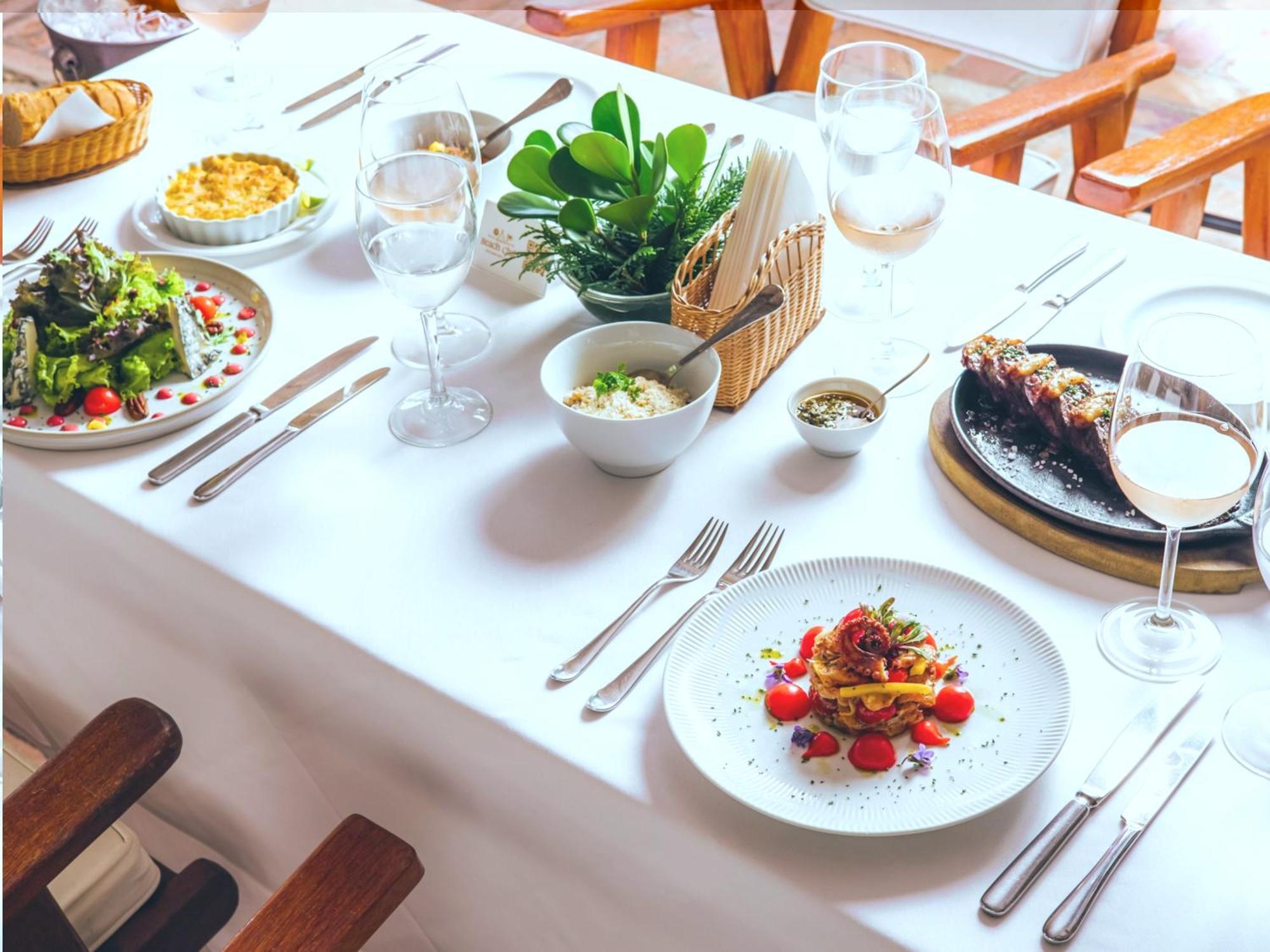 Dpny Beach Hotel & Spa Ilhabela Eksteriør bilde A table set for fine dining