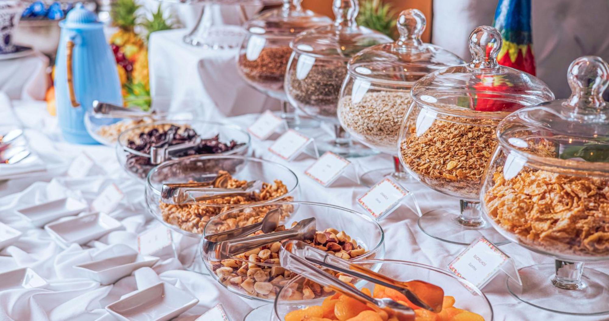 Dpny Beach Hotel & Spa Ilhabela Eksteriør bilde A selection of breakfast cereals