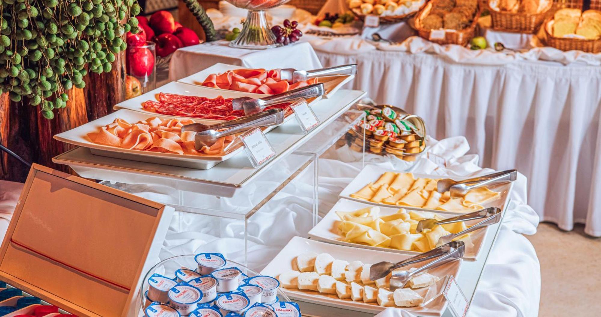 Dpny Beach Hotel & Spa Ilhabela Eksteriør bilde A buffet